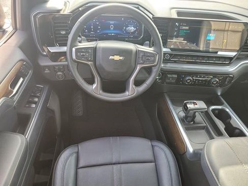 Used 2025 Chevrolet Silverado 1500 High Country image 15