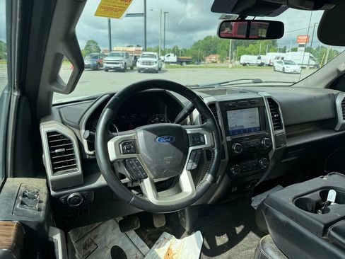 Used 2020 Ford F150 Lariat AWD/4WD image 5