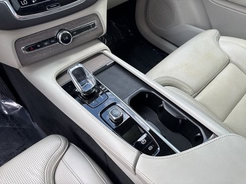 Used 2022 Volvo XC90 T8 Inscription w/ Advanced Package image 22