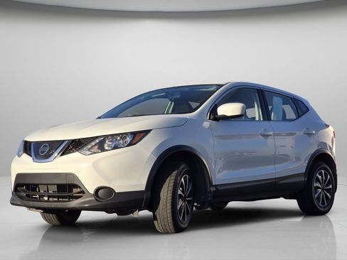 Used 2019 Nissan Rogue Sport S image 16