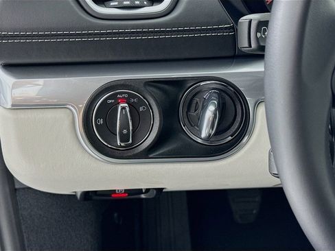 Certified 2025 Porsche 718 Boxster image 18