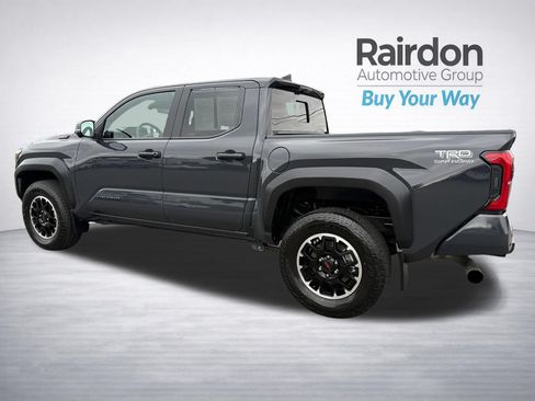 Used 2024 Toyota Tacoma TRD Sport AWD/4WD image 5