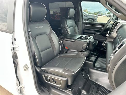 Used 2025 RAM 1500 Laramie AWD/4WD image 22