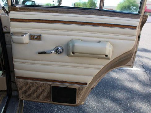 Used 1990 Jeep Grand Wagoneer image 75