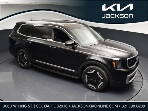 Certified 2025 Kia Telluride EX w/ EX Captain's Chair Package image 1