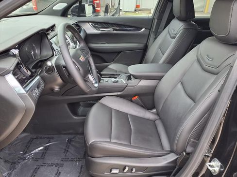 Used 2025 Cadillac XT6 Premium Luxury FWD image 19