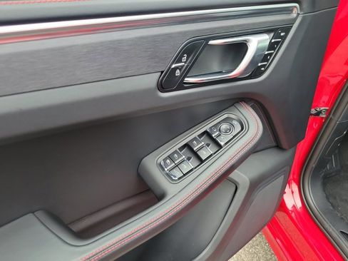 Certified 2024 Porsche Macan GTS AWD/4WD image 24