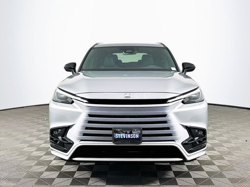 New 2026 Lexus TX 500h AWD image 2