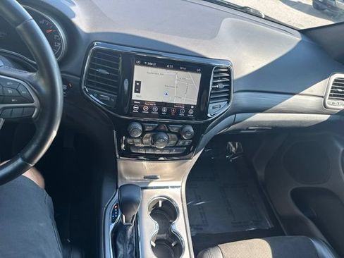 Used 2021 Jeep Grand Cherokee Laredo X AWD/4WD image 25