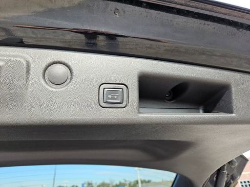 Used 2022 Chevrolet Equinox LT image 28