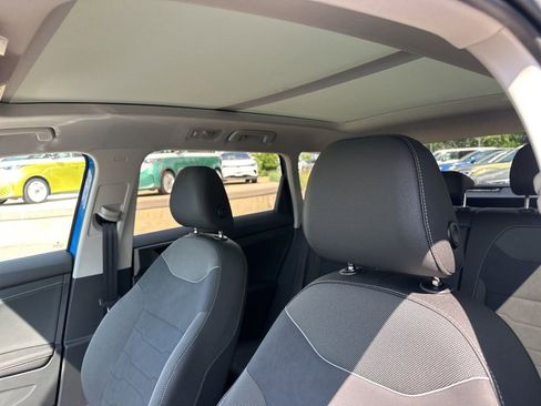 New 2025 Volkswagen Taos SE image 20