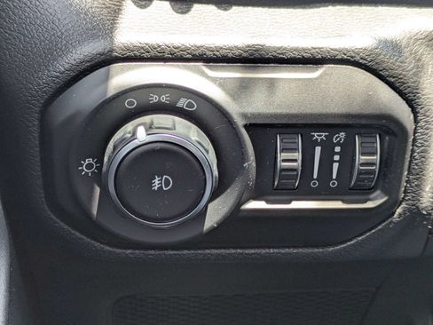 Used 2022 Jeep Wrangler Unlimited Sport AWD/4WD image 25