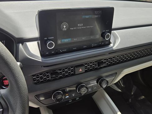 Certified 2025 Honda Accord LX image 17