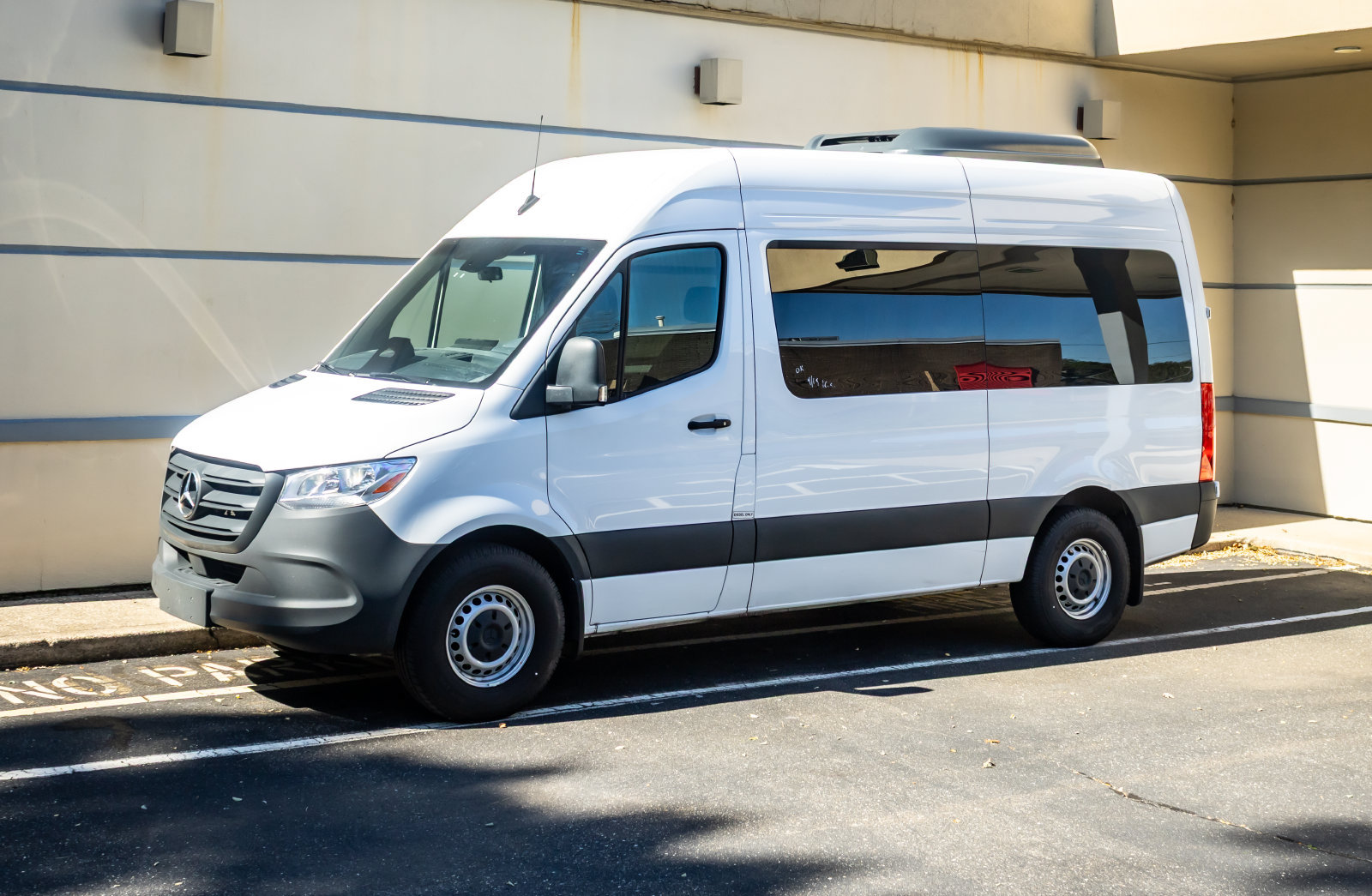 Used 2025 Mercedes-Benz Sprinter 2500 image 3