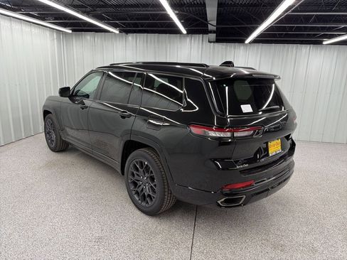 New 2025 Jeep Grand Cherokee L Summit image 4