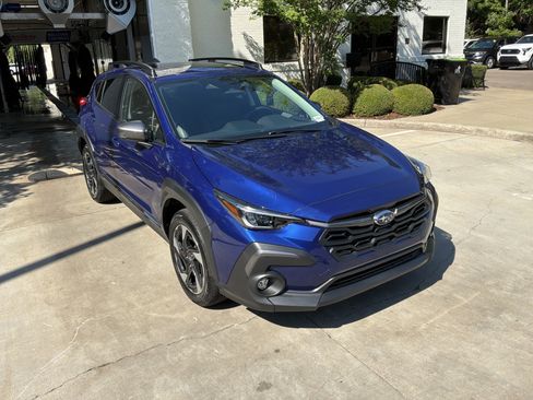 Used 2024 Subaru Crosstrek 2.5i Limited AWD/4WD image 2