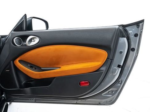 Used 2014 Nissan 370Z Touring w/ Sport Package image 19