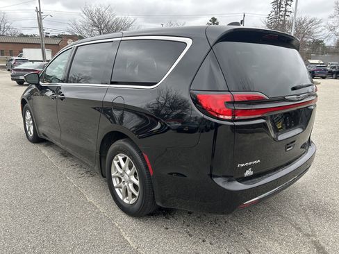 Used 2025 Chrysler Pacifica Select FWD image 7