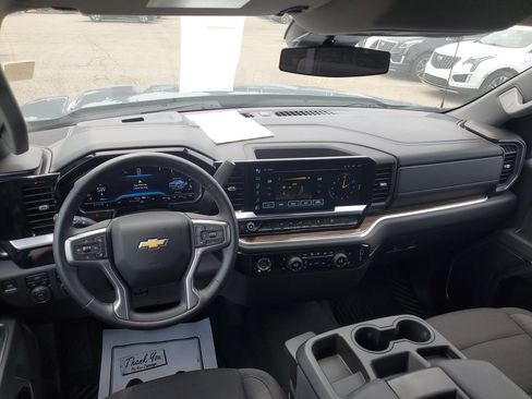 Used 2024 Chevrolet Silverado 1500 LT AWD/4WD image 28