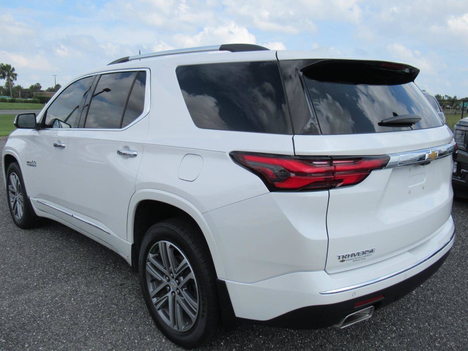 Certified 2023 Chevrolet Traverse High Country FWD image 5