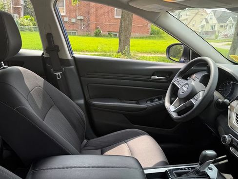 Used 2025 Nissan Altima 2.5 SV FWD image 19