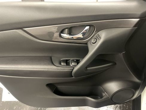 Used 2020 Nissan Rogue S AWD/4WD image 14