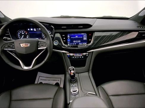 Used 2024 Cadillac XT6 Premium Luxury w/ Technology Package AWD/4WD image 16