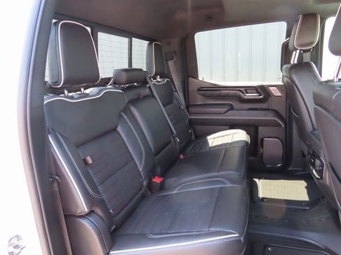 Used 2022 GMC Sierra 1500 AT4X image 32