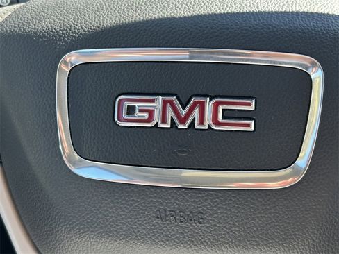Used 2024 GMC Terrain SLE image 35