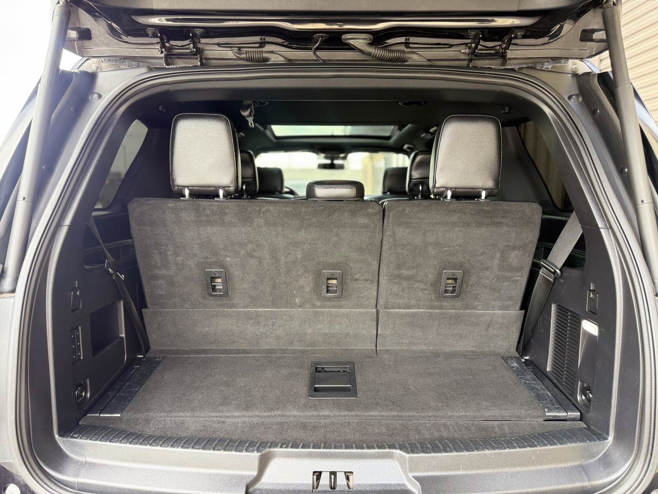 Used 2019 Ford Expedition XLT w/ Equipment Group 202A AWD/4WD image 20