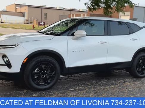 Used 2025 Chevrolet Blazer LT AWD/4WD image 4