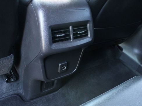 Used 2024 GMC Terrain SLT FWD image 19