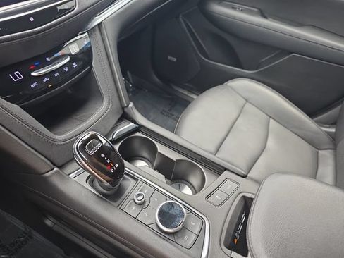 Used 2020 Cadillac XT5 Premium Luxury AWD/4WD image 26