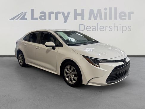 Certified 2026 Toyota Corolla LE w/ Carpet Mat Package (TMS) FWD image 7