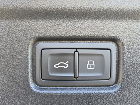 New 2025 Audi A6 e-tron Premium Plus w/ Premium Plus image 13