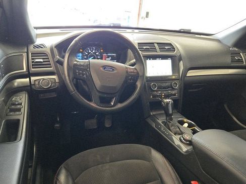 Used 2018 Ford Explorer XLT w/ Equipment Group 202A AWD/4WD image 20