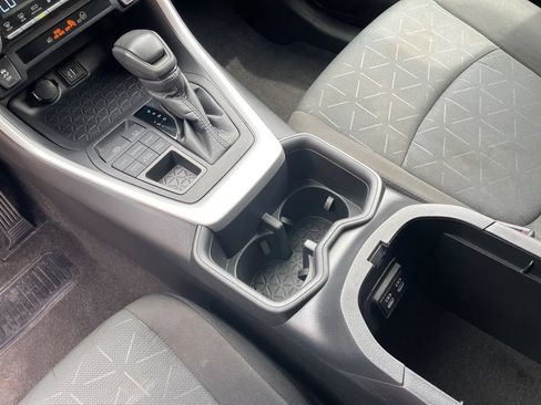 Used 2024 Toyota RAV4 XLE AWD/4WD image 9