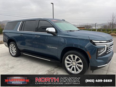Used 2025 Chevrolet Suburban Premier image 30