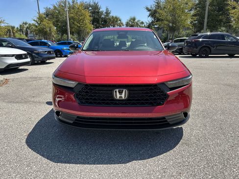 Used 2025 Honda Accord SE image 9