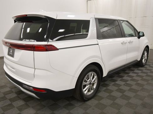Certified 2024 Kia Carnival LX image 8
