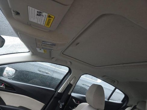 Used 2015 MAZDA MAZDA3 i Touring w/ Technology Package image 5