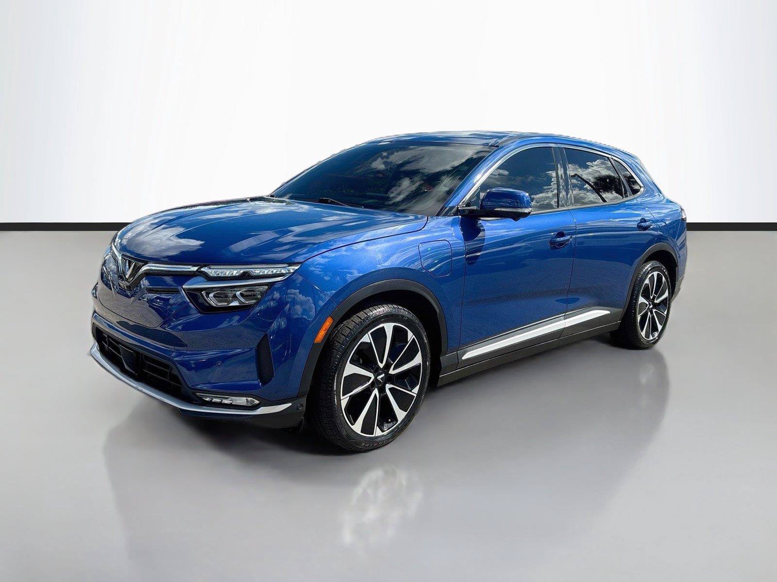 Used 2024 VinFast VF 8 Plus AWD/4WD image 3