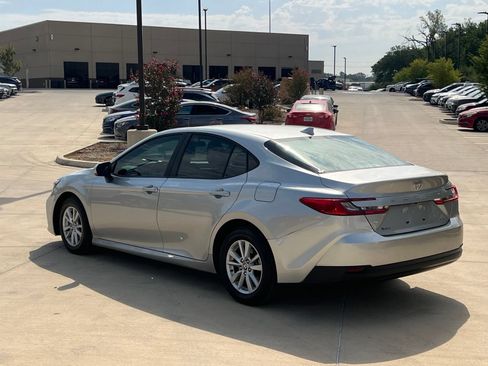 Used 2026 Toyota Camry LE FWD image 9