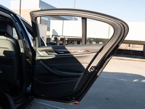 Used 2019 BMW 540i image 42