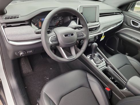 New 2026 Jeep Compass Latitude image 21