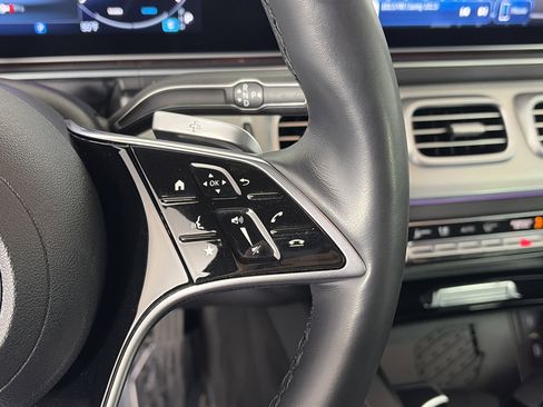 Certified 2025 Mercedes-Benz GLS 450 4MATIC image 32
