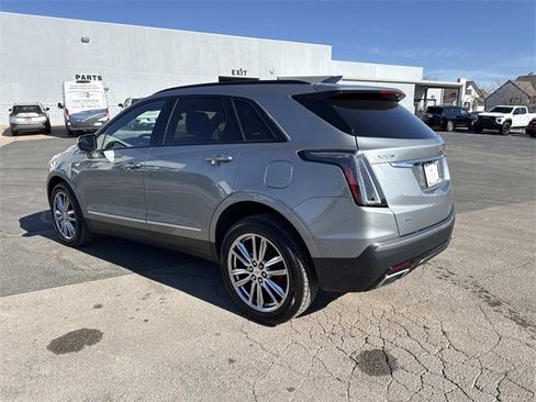 Used 2023 Cadillac XT5 Sportv image 2