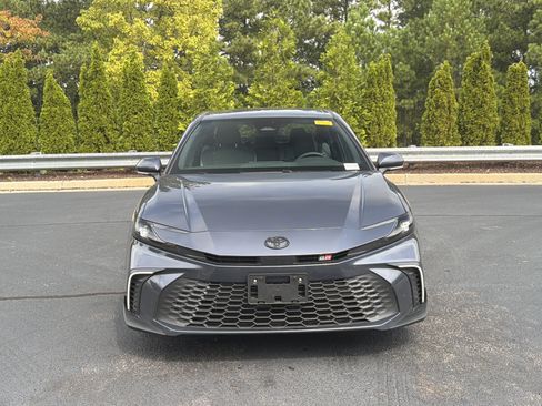 Used 2026 Toyota Camry SE FWD image 9
