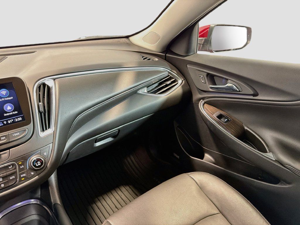 Used 2021 Chevrolet Malibu Premier FWD image 24