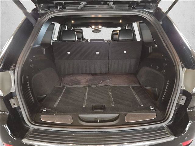 Used 2017 Jeep Grand Cherokee Limited AWD/4WD image 6